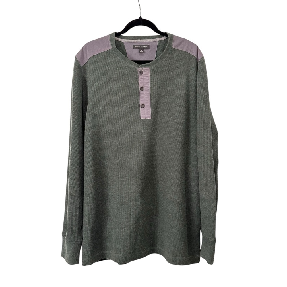 Banana Republic Green Long Sleeve Henley‎